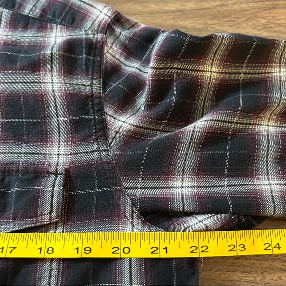 ❤️ Banana Republic Black and Red Plaid Casual 15-15 1/2 Shirt - Picture 9 of 12